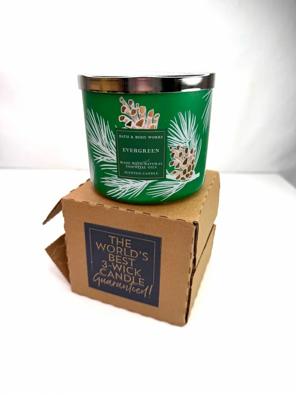 Bath & Body Works Green Evergreen 3-Wick 14.5 oz Candle - Picture 2 of 6